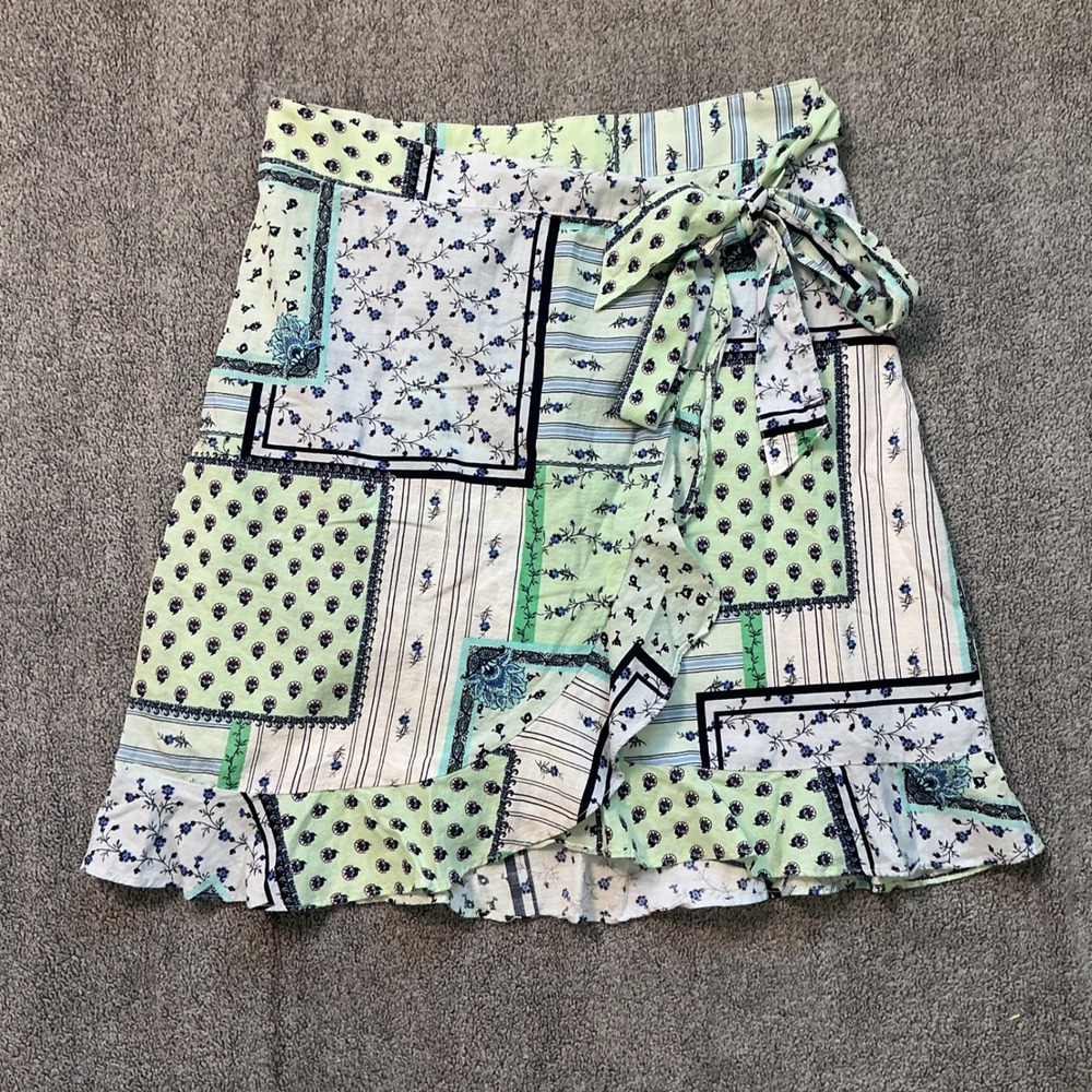 LOFT Women Green Blue Patchwork Floral Ruffle Wrap Mini Skirt Size 4